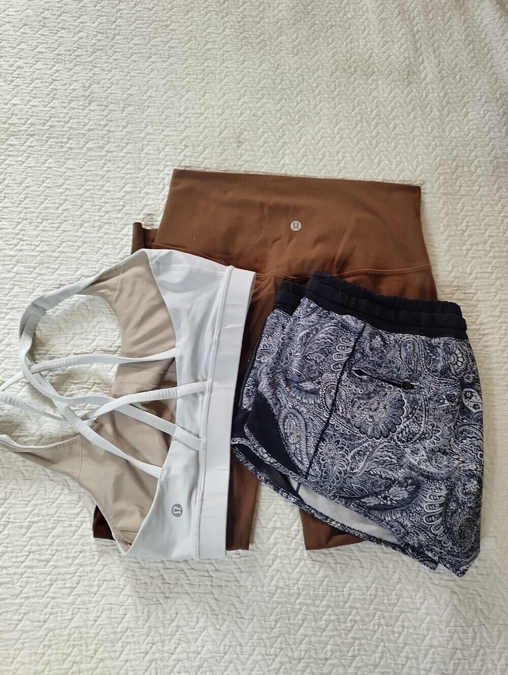Lululemon Lot Of 3: Shorts, Leggings, Sports Bra Sz 8